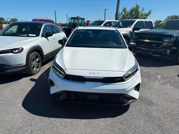2023 Kia Forte - image 2