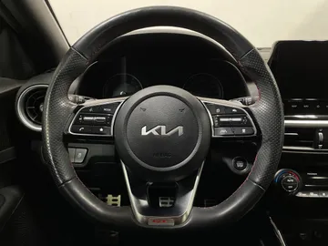 2022 Kia Forte - image 25