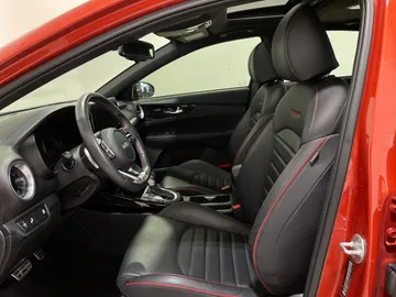 2022 Kia Forte - image 3