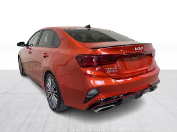 2022 Kia Forte - image 12