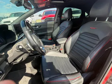 2022 Kia Forte - image 7