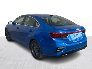 2021 Kia Forte - image 12