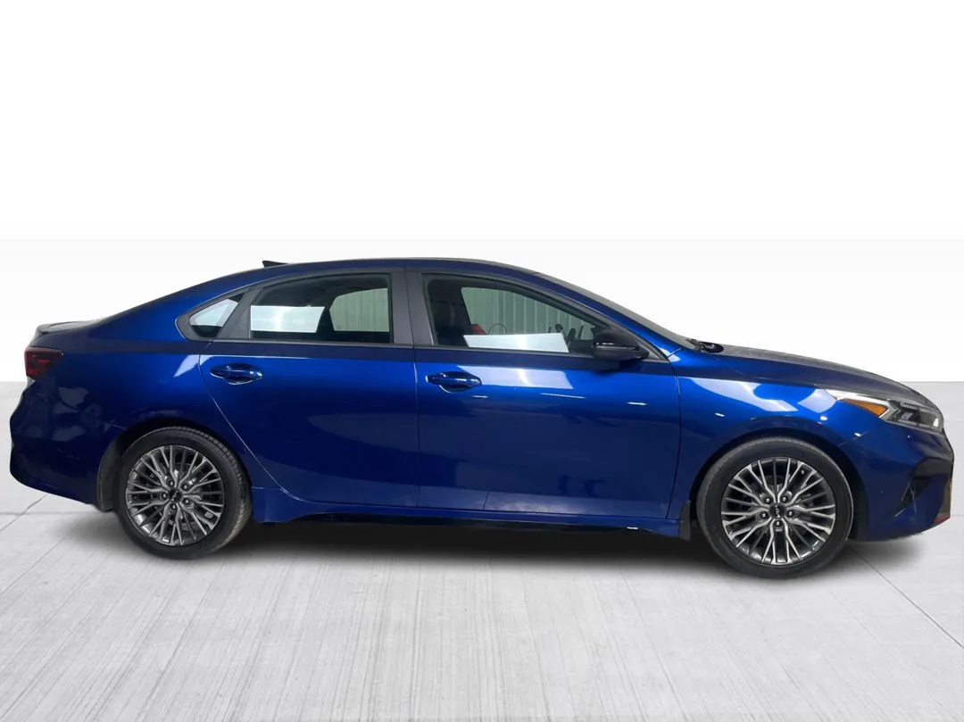 2022 Kia Forte — photo 2