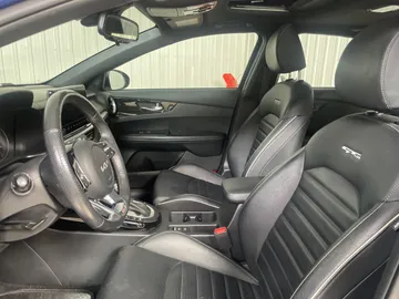 2022 Kia Forte - image 3