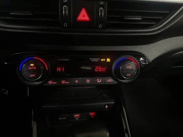2022 Kia Forte - image 25