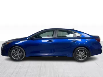2022 Kia Forte - image 11