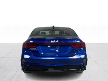 2022 Kia Forte - image 13