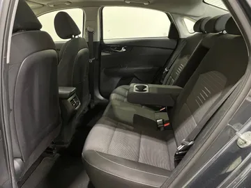 2021 Kia Forte - image 16