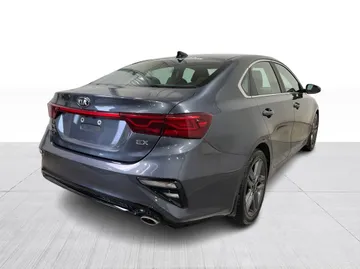 2021 Kia Forte - image 15