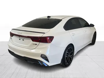 2023 Kia Forte - image 8