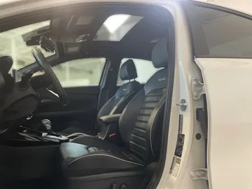 2023 Kia Forte - image 10