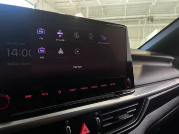 2023 Kia Forte - image 22