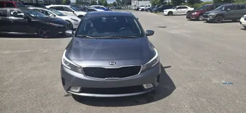 2018 Kia Forte - image 2