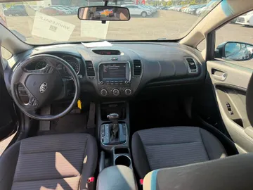 2018 Kia Forte - image 9