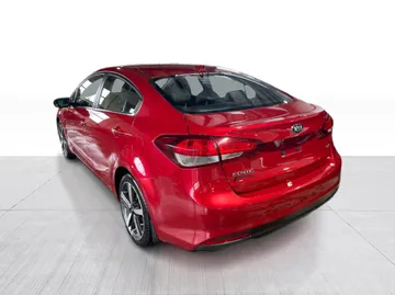 2018 Kia Forte - image 12