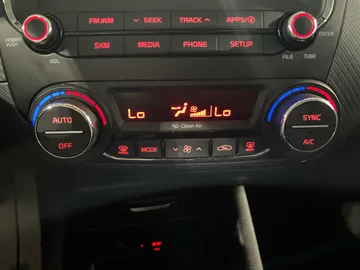 2018 Kia Forte - image 22