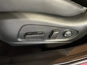 2018 Kia Forte - image 25