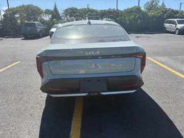 2025 Kia K4 - image 6