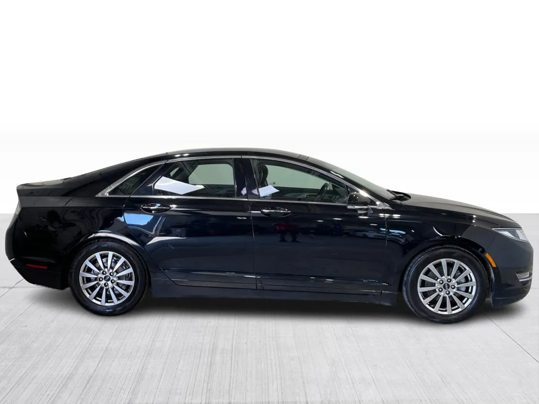 2016 Lincoln MKZ Hybrid — photo 2