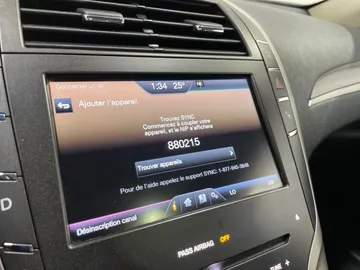 2016 Lincoln MKZ Hybrid - image 26