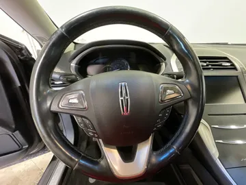 2016 Lincoln MKZ Hybrid - image 25