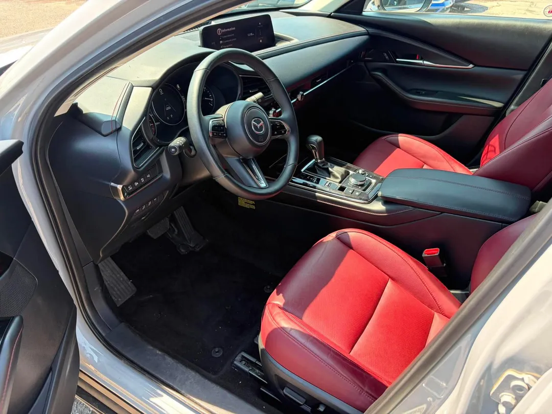 2025 Mazda CX-30 — photo 7