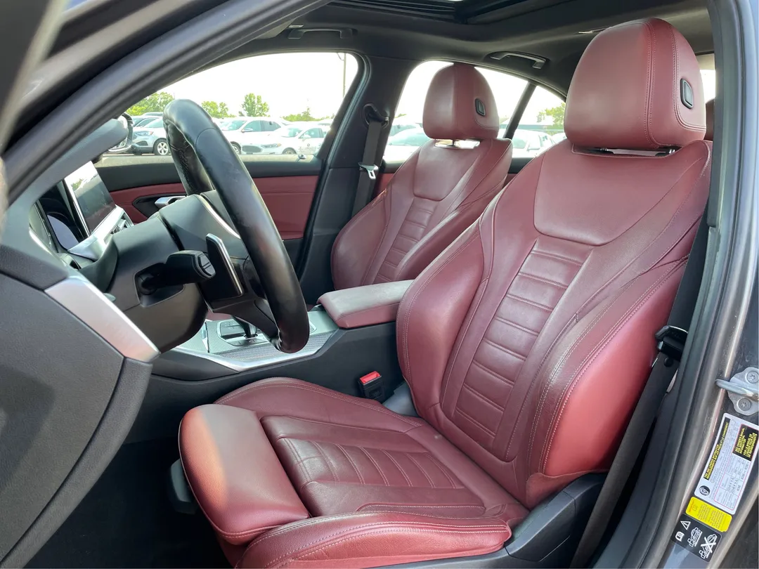 2022 BMW 3 Series — photo 3