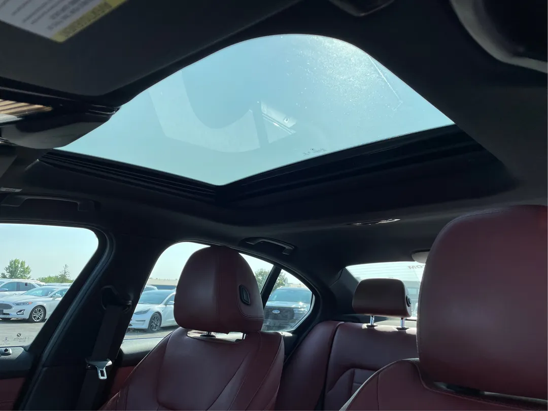 2022 BMW 3 Series — photo 5