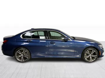 2023 BMW 3 Series - image 9
