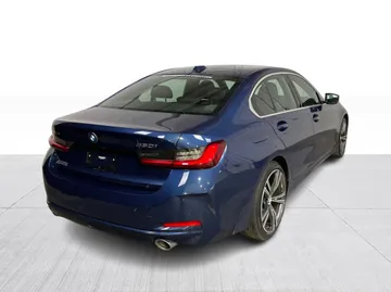 2023 BMW 3 Series - image 8