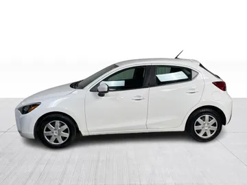 2020 Toyota Yaris Hatchback - image 9