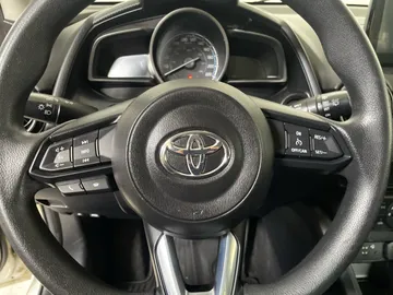 2020 Toyota Yaris Hatchback - image 16