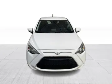 2020 Toyota Yaris Hatchback - image 7