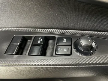 2020 Toyota Yaris - image 21