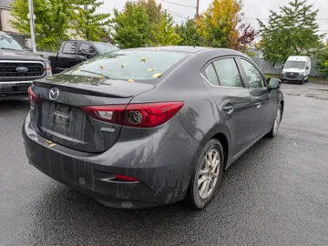 2014 Mazda Mazda3 - image 3