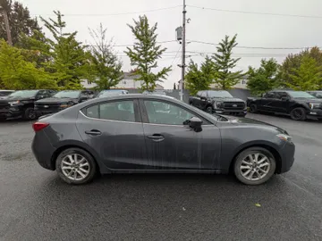 2014 Mazda Mazda3 - image 4
