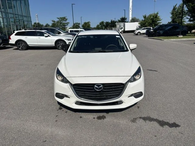2018 Mazda Mazda3 — photo 2