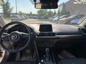 2018 Mazda Mazda3 - image 9