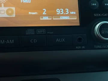 2012 Nissan Sentra - image 23