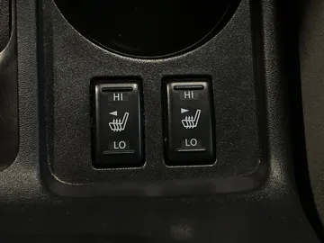 2012 Nissan Sentra - image 21