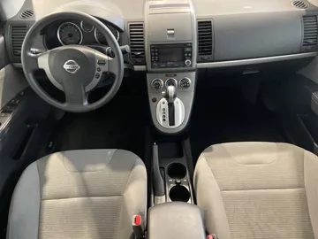 2012 Nissan Sentra - image 18