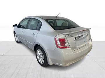 2012 Nissan Sentra - image 6