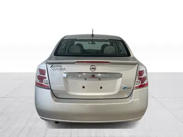 2012 Nissan Sentra - image 7