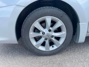 2012 Nissan Sentra - image 6
