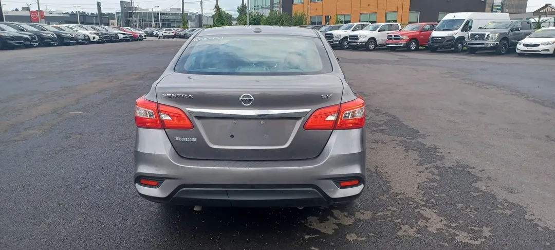 2018 Nissan Sentra — photo 5