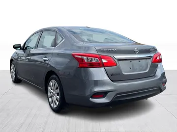 2018 Nissan Sentra - image 10