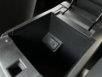 2018 Nissan Sentra - image 24