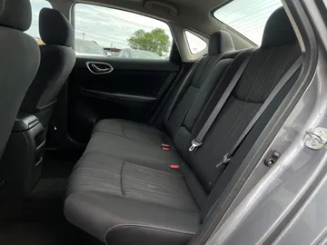 2018 Nissan Sentra - image 14