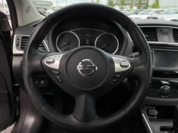 2018 Nissan Sentra - image 16
