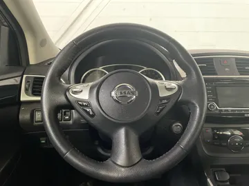 2018 Nissan Sentra - image 15